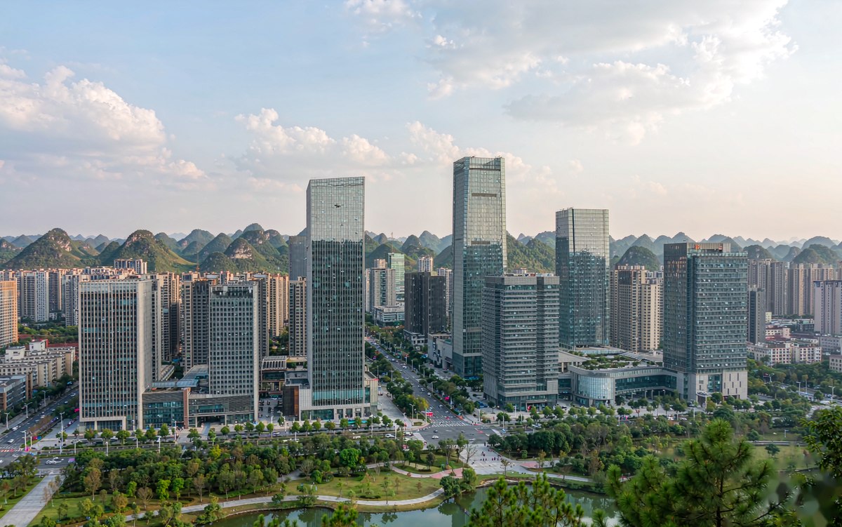 贵阳数智产业规模破1400亿元,中小企业怎么把算力红利写进年度目标 贵阳数智产业规模破1400亿元,中小企业怎么把算力红利写进年度目标