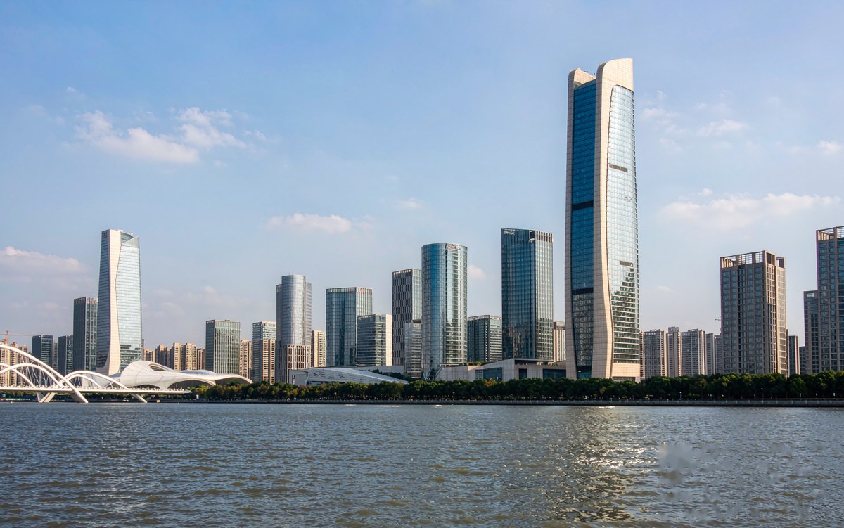 杭州目标管理咨询：六小龙之外，普通企业怎么把AI写进年度目标